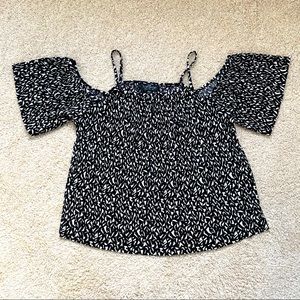 🔴TOPSHOP Black &White Cold Shoulder Accordion Top